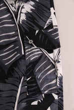 Load image into Gallery viewer, Dolce & Gabbana Elegant Capri Casual Pants in Banana Leaf Print