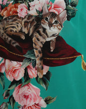 Load image into Gallery viewer, Dolce &amp; Gabbana Green Floral Cat Silk Round Neck Tank Top
