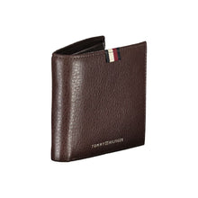 Load image into Gallery viewer, Tommy Hilfiger Elegant Brown Leather Wallet with Modern Contrast
