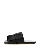 Load image into Gallery viewer, Bottega Veneta Elegant Black Leather Maxi Intreccio Mule
