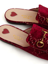 Load image into Gallery viewer, Gucci Elegant Red Velvet Slip-On Flats
