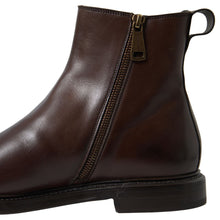 Load image into Gallery viewer, Dolce &amp; Gabbana Elegant Leather Chelsea Boots
