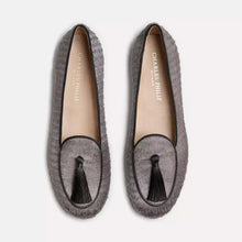 Load image into Gallery viewer, Charles Philip Elegant Velvet Tassel Moccasins
