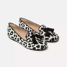 Load image into Gallery viewer, Charles Philip Elegant Silk Leopard Print Loafers
