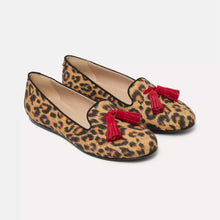 Load image into Gallery viewer, Charles Philip Elegant Leopard Print Silk Loafers
